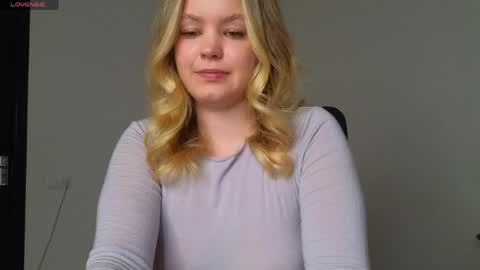 Snapshot of dianaholiday chatting on 05-24-26, 02:00 Olga online show from 05-24-26, 02:00