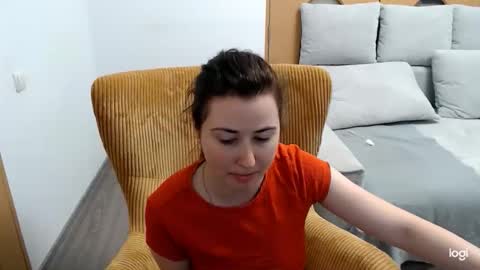 dianasmiey7 online show from 04-17-26, 12:19