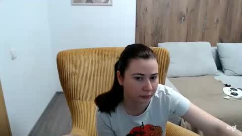 Snapshot of dianasmiey7 chatting on 05-08-26, 06:41 dianasmiey7 online show from 05-08-26, 06:41