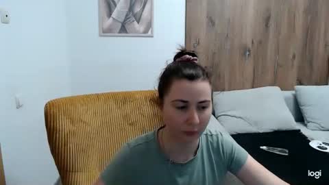 Snapshot of dianasmiey7 chatting on 05-10-26, 06:57 dianasmiey7 online show from 05-10-26, 06:57