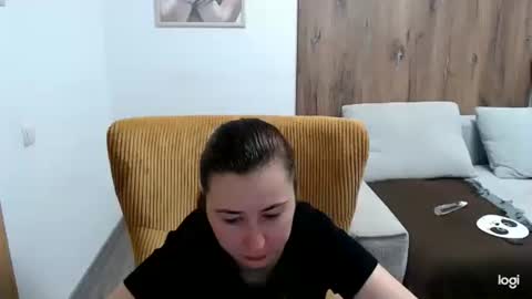 Snapshot of dianasmiey7 chatting on 06-07-26, 07:12 dianasmiey7 online show from 06-07-26, 07:12