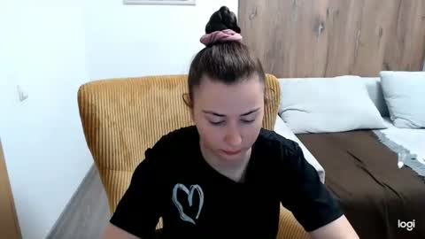 Snapshot of dianasmiey7 chatting on 06-10-26, 08:46 dianasmiey7 online show from 06-10-26, 08:46