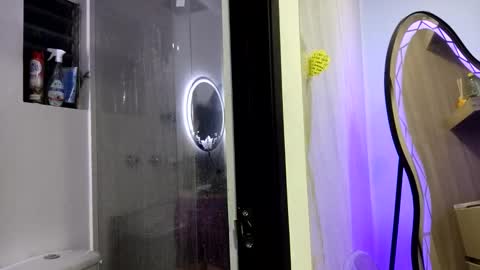 Snapshot of diane_1 chatting on 03-04-26, 09:37 DIANE online show from 03-04-26, 09:37