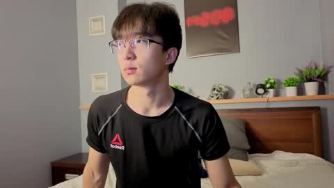 Snapshot of dianinav chatting on 02-13-26, 12:12 Adam online show from 02-13-26, 12:12