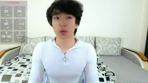 Snapshot of dianinav chatting on 05-01-26, 01:37 Adam online show from 05-01-26, 01:37