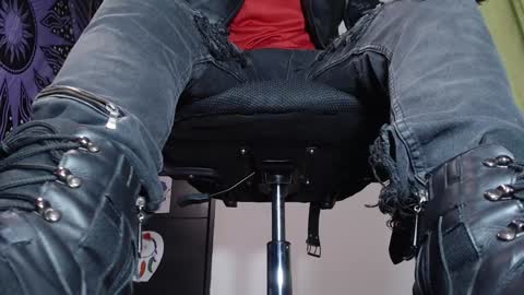 DICAPRIO online show from 12-18-24, 09:29