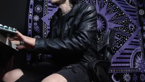 DICAPRIO online show from 02-05-25, 07:53