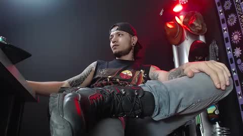 DICAPRIO online show from 03-04-25, 08:38