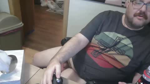 Snapshot of diche1134 chatting on 03-08-25, 11:05 Running Bear online show from 03-08-25, 11:05