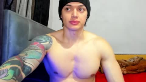 Snapshot of dick_demon_1 chatting on 12-28-24, 07:01 jhon online show from 12-28-24, 07:01