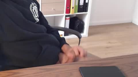 dickeeier96 online show from 11-10-25, 09:08