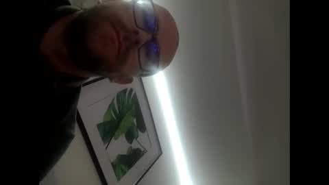 Snapshot of dickfun33 chatting on 10-04-25, 04:27 Bart online show from 10-04-25, 04:27