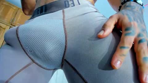 Snapshot of diego__cruz chatting on 11-27-25, 11:01 Diego online show from 11-27-25, 11:01