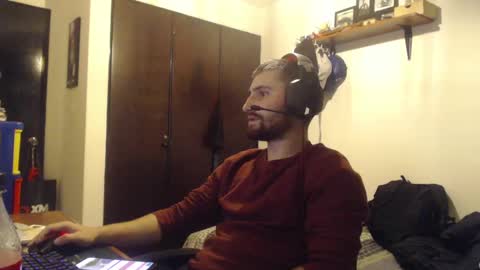 Snapshot of diegocastrotiktok chatting on 12-21-24, 02:41 Diego online show from 12-21-24, 02:41