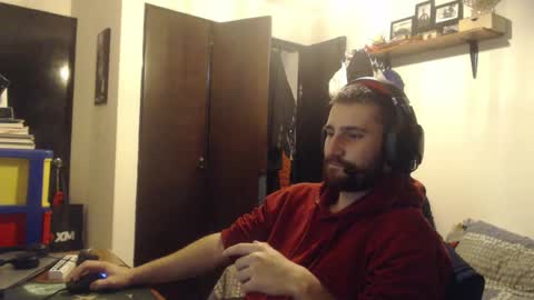 Snapshot of diegocastrotiktok chatting on 12-24-24, 02:43 Diego online show from 12-24-24, 02:43