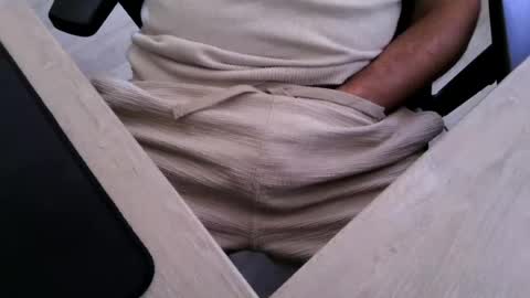 Snapshot of diegogadi chatting on 06-23-26, 01:09 diegogadi online show from 06-23-26, 01:09