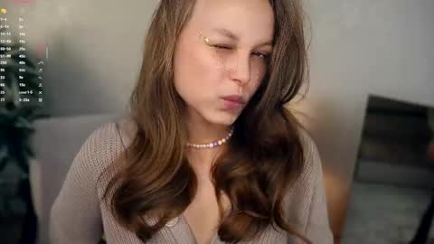 Elwyna online show from 10-13-25, 06:41