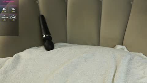 Snapshot of diffgirls chatting on 01-18-25, 05:26 Tanya online show from 01-18-25, 05:26