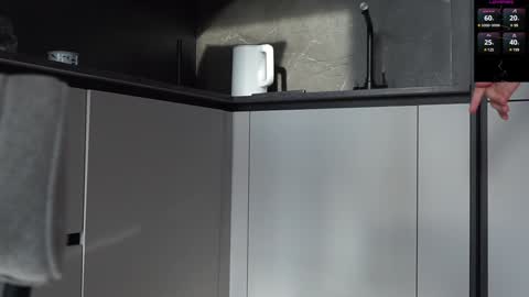 Snapshot of diffgirls chatting on 03-12-25, 02:23 Tanya online show from 03-12-25, 02:23