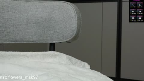 Snapshot of diffgirls chatting on 03-12-25, 05:28 Tanya online show from 03-12-25, 05:28