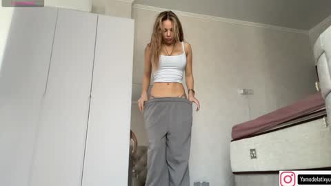 Snapshot of diffgirls chatting on 09-12-25, 09:20 Tanya online show from 09-12-25, 09:20