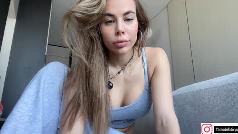 Snapshot of diffgirls chatting on 10-01-25, 09:15 Tanya online show from 10-01-25, 09:15