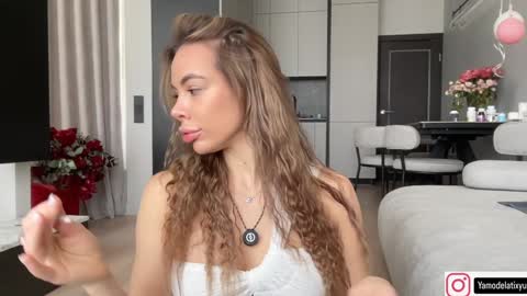 Snapshot of diffgirls chatting on 10-08-25, 09:07 Tanya online show from 10-08-25, 09:07