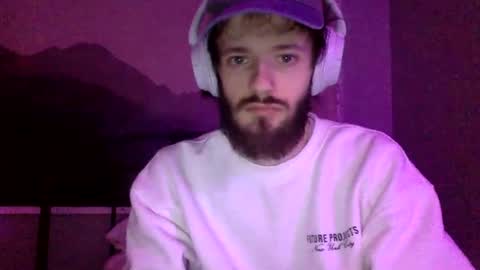 Snapshot of digbicknik chatting on 02-01-25, 10:05 digbicknik online show from 02-01-25, 10:05