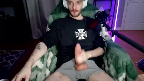 Snapshot of digbicknik chatting on 09-19-25, 12:56 digbicknik online show from 09-19-25, 12:56