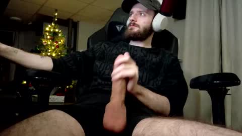 Snapshot of digbicknik chatting on 11-29-25, 01:52 digbicknik online show from 11-29-25, 01:52