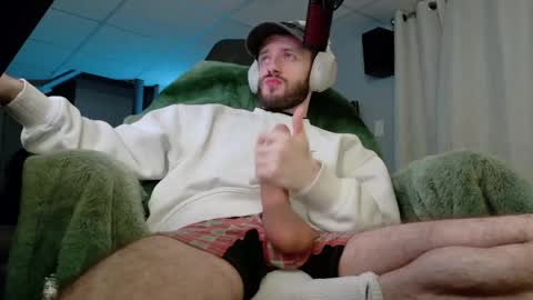 Snapshot of digbicknik chatting on 04-19-26, 12:54 digbicknik online show from 04-19-26, 12:54
