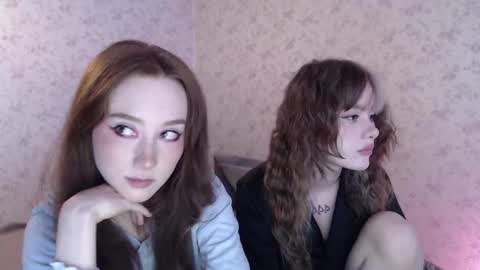 Hi im Alice 3 Im usualy online 03-10 or 17-21 UTC0 online show from 02-06-26, 12:30