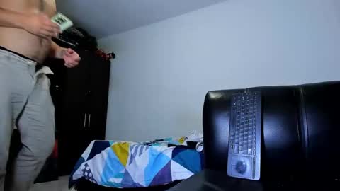 Snapshot of diiego_xxx chatting on 11-10-25, 12:53 diiego_xxx online show from 11-10-25, 12:53