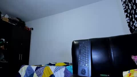 Snapshot of diiego_xxx chatting on 11-17-25, 01:44 diiego_xxx online show from 11-17-25, 01:44