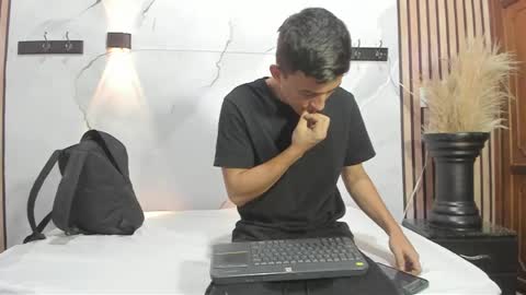 Snapshot of dilanandking chatting on 04-29-26, 01:15 dilanandking online show from 04-29-26, 01:15