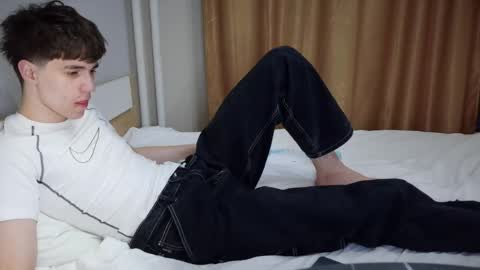 Snapshot of dimamozaev400 chatting on 04-20-26, 01:08 Dima online show from 04-20-26, 01:08