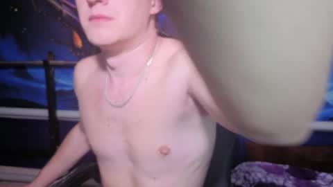 Snapshot of dimastyzzz chatting on 05-18-26, 04:57 Dimetriusen online show from 05-18-26, 04:57