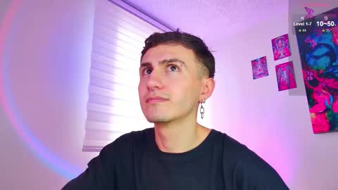 Julian Independent Model online show from 02-01-26, 10:30