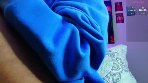 Julian Independent Model online show from 04-17-26, 12:57