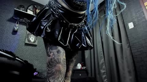 Snapshot of dimmuanddarkness chatting on 12-18-24, 09:04 dimmuanddarkness online show from 12-18-24, 09:04