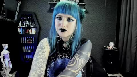 Snapshot of dimmuanddarkness chatting on 01-15-25, 11:21 dimmuanddarkness online show from 01-15-25, 11:21