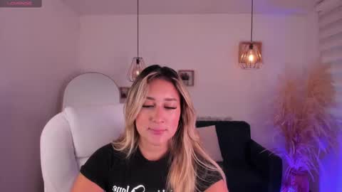 Snapshot of dina_ride chatting on 10-08-25, 12:03 online show from 10-08-25, 12:03