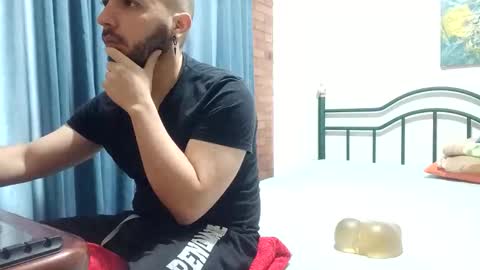 Snapshot of dinchtcams chatting on 05-23-26, 04:44 Dincht online show from 05-23-26, 04:44