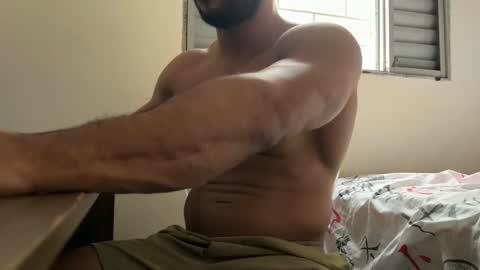 Snapshot of dinhoo14 chatting on 09-16-25, 05:47 dinhoo14 online show from 09-16-25, 05:47