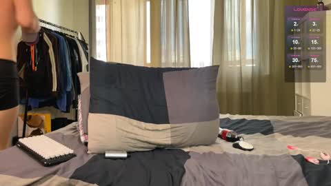 Snapshot of dinovichh chatting on 09-09-25, 11:43 Vlad Dinovich online show from 09-09-25, 11:43