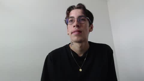 Snapshot of dio_star chatting on 11-13-25, 02:05 Dio online show from 11-13-25, 02:05