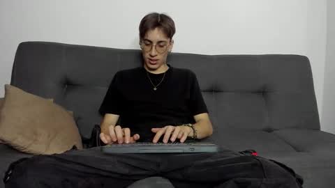 Snapshot of dio_star chatting on 11-29-25, 01:25 Dio online show from 11-29-25, 01:25