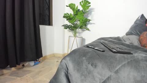 Snapshot of dionyxx chatting on 09-23-25, 11:52 dionyxx online show from 09-23-25, 11:52