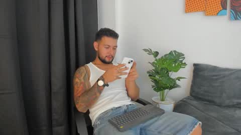 Snapshot of dionyxx chatting on 10-09-25, 11:03 dionyxx online show from 10-09-25, 11:03