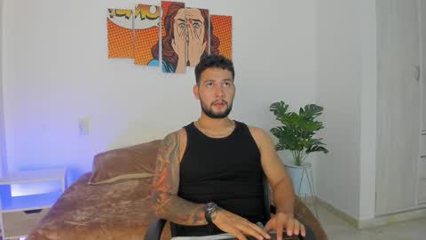 Snapshot of dionyxx chatting on 10-13-25, 12:32 dionyxx online show from 10-13-25, 12:32